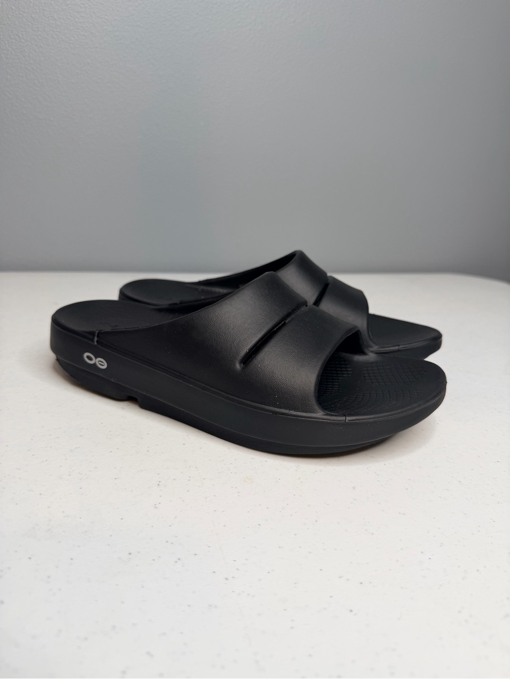 OOFOS OOahh Black Recovery Slide Sandals Women's Size 7